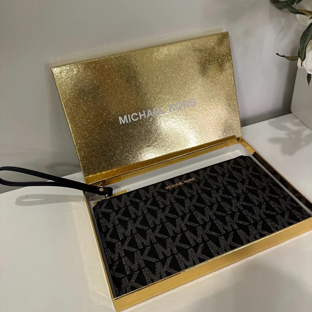 Michael Kors Jet Set Large Zip Clutch Wristlet Black/Gold Gift Set